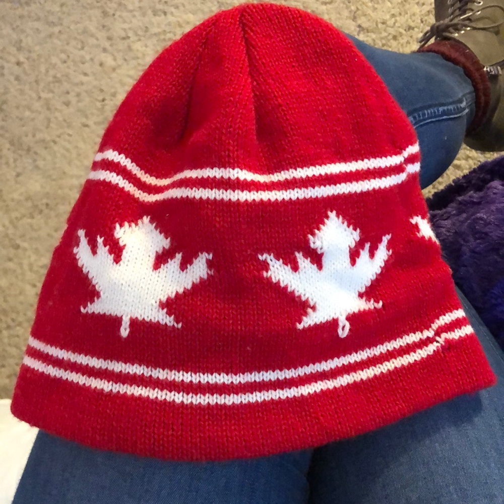 Red Canada hat
